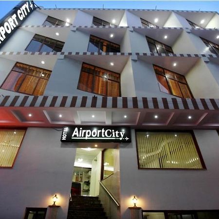 Hotel Airport City Near Delhi International Airport Ню Делхи Екстериор снимка