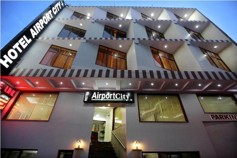 Hotel Airport City Near Delhi International Airport Ню Делхи Екстериор снимка