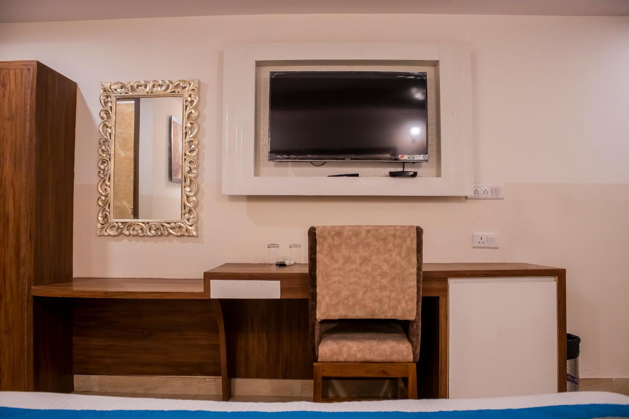 Hotel Airport City Near Delhi International Airport Ню Делхи Екстериор снимка