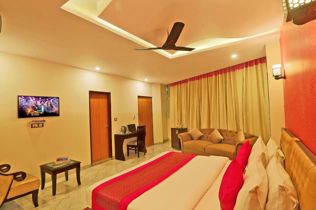 Hotel Airport City Near Delhi International Airport Ню Делхи Екстериор снимка